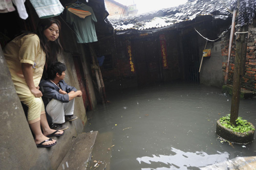 Rainstorms hit East China city