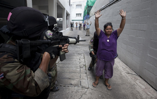 Rioting rages through Bangkok after fresh clashes