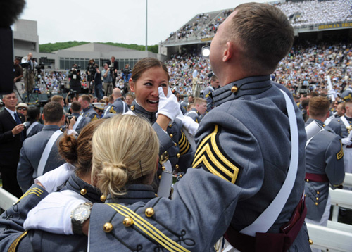 Obama addresses West Point graduation ceremony