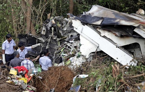 India identifies 104 victim bodies of plane crash