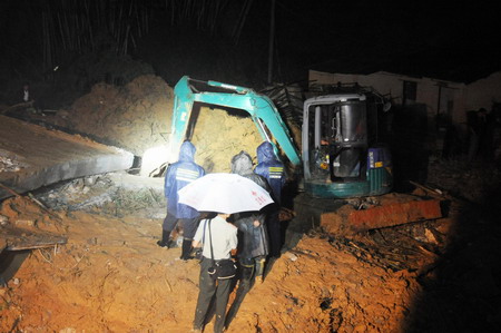 Landslides leave 30 dead in Guangxi