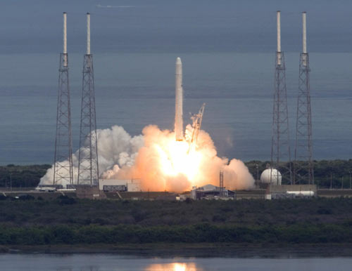 Millionaire's test rocket reaches orbit on 1st try
