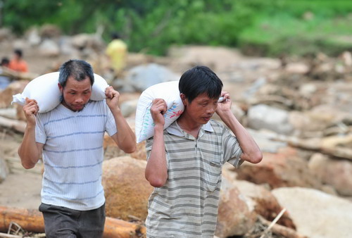 Rescue work continues in rainstorm-hit S China