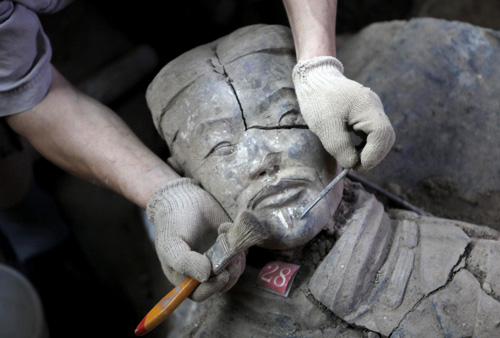 120 terracotta warriors unearthed at museum pit