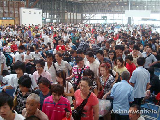 Summer travel peak continues in East China