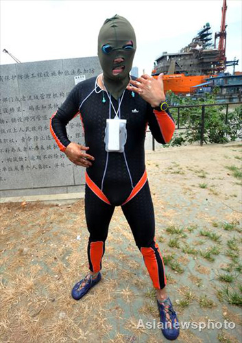 Wuhan swimmer attempts 1,200km to Expo