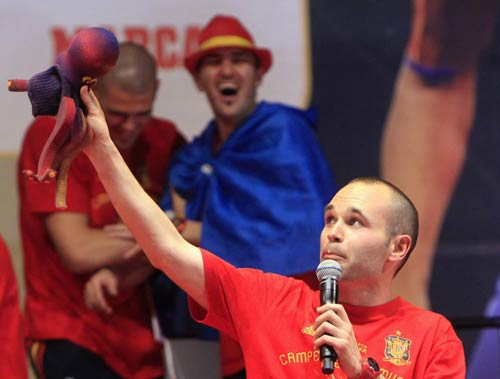 Spain World Cup fiesta goes wild