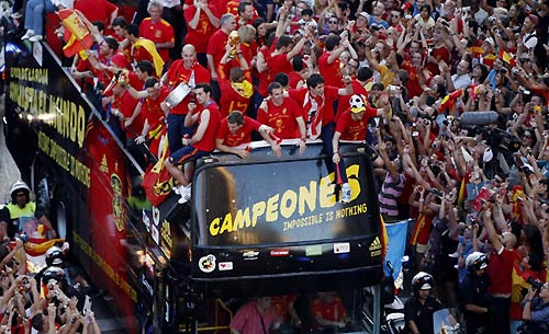 Spain World Cup fiesta goes wild