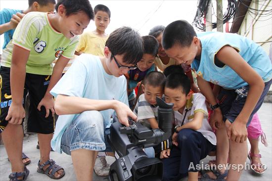 Colleges students sail on social practices tour