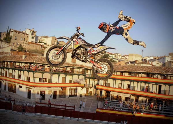 Show jump at Spain's bullfighting arena