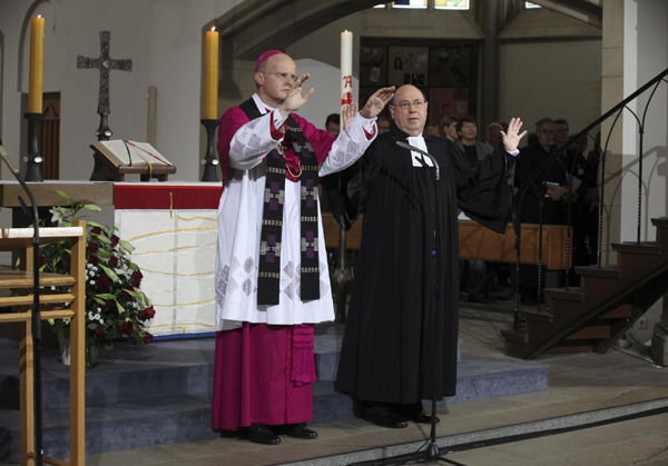 Memorial service held to mourn stampede victims