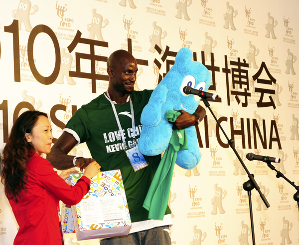 NBA player Kevin Garnett at Expo