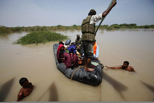 Pakistan navy travels far to reach flood victims