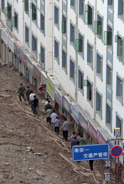 Search and rescue work continues in Zhouqu