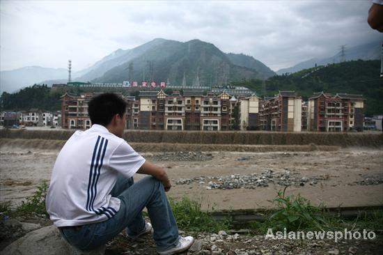 Relief efforts in mudslide-hit Wenchuan