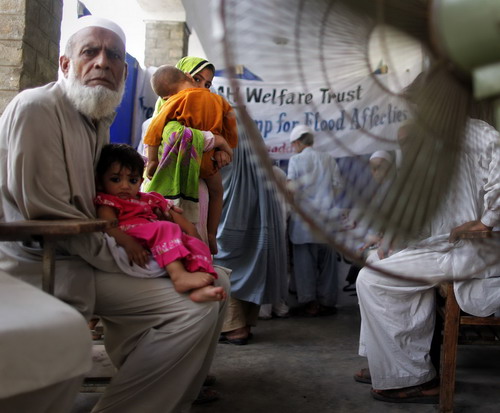 Medical reliefs arrive to floods victims in Pakistan