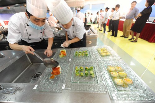 Hospital nutritionists cook up healing foods