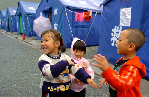 Life goes on in Zhouqu one month after disaster