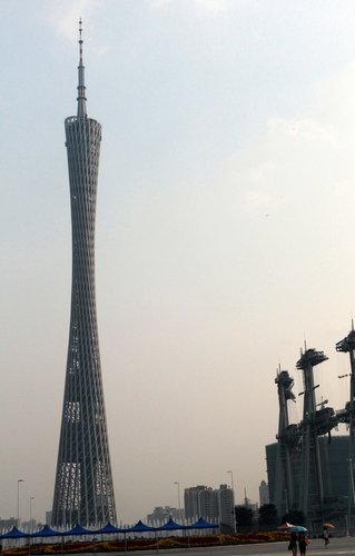 Illuminated Guangzhou Tower opens to tourists