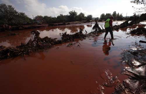 Toxic Hungarian sludge spill reaches River Danube