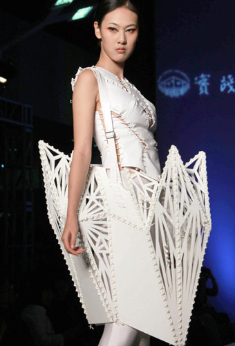 Green fashion show staged at Expo's Zero-carbon Pavilion