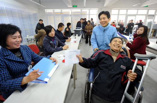 Hundreds of families get housing help in E China city