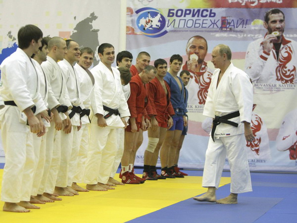 Macho Putin shows off judo combats