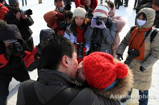 Kissing competition kicks off in NE China