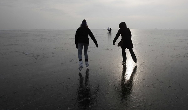 Ice-skating turns to be fun sports in Austria