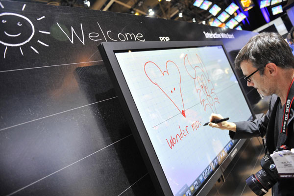 Tablets, 3D TVs create buzz at CES 2011