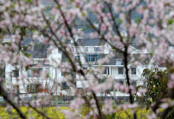 Spring arrives in China's first 'slow city'