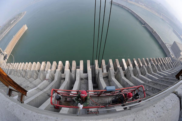 Three Gorges Dam getting cleaner, safer