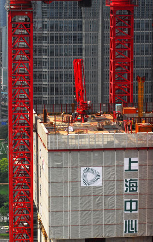 Shanghai Tower grows taller