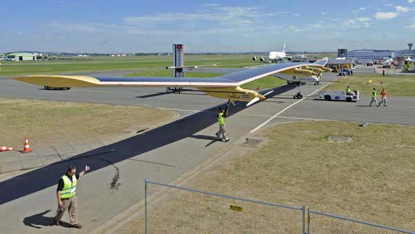 Solar-powered aircraft in Paris Air Show