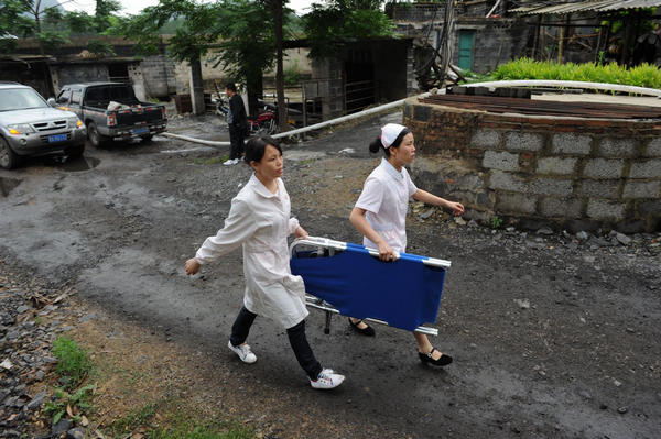 21 coal miners trapped underground in SW China