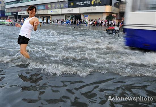 Heavy rains inundate SW China