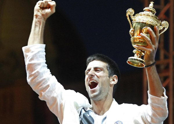 Thousands give Wimbledon king Djokovic hero's welcome