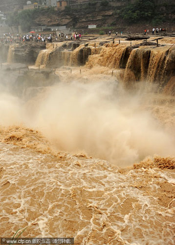 Blasting sand out of the Yellow River