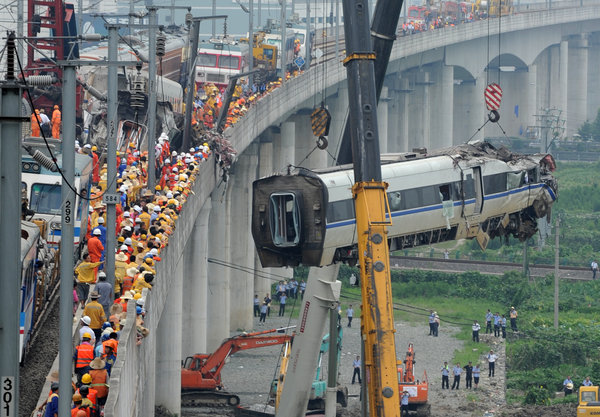 Cleanup of train collision site continues