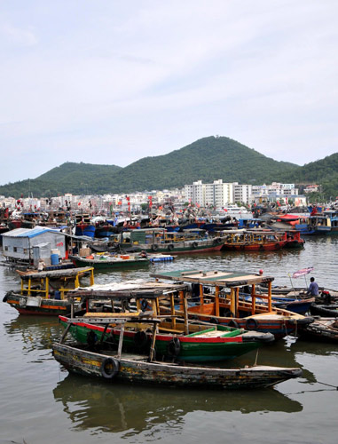 Hainan braces for killer storm Nock-Ten