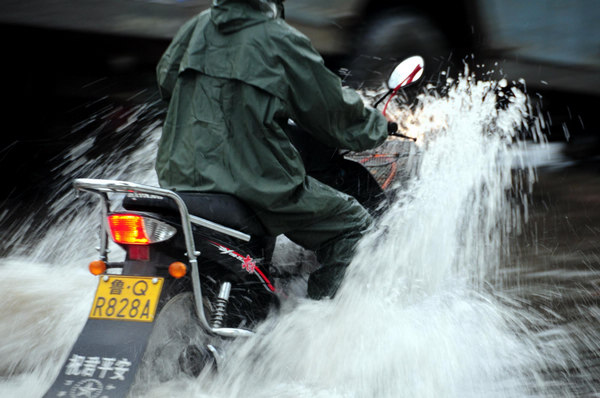 Downpour hits East China province