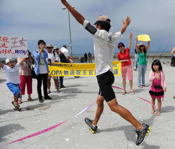 Chinese student walked across US continent