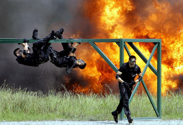 Shanghai stages largest anti-terror drill