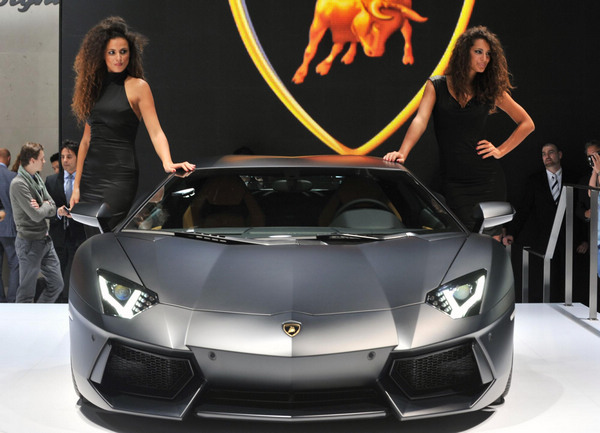 Luxurious cars gather at Int'l Motor Show