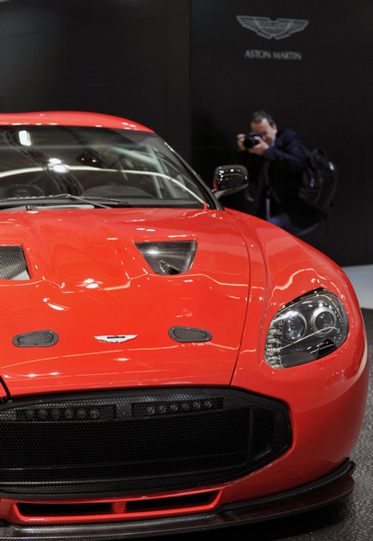 Luxurious cars gather at Int'l Motor Show