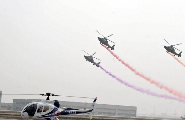 Aerobatic flights at helicopter expo