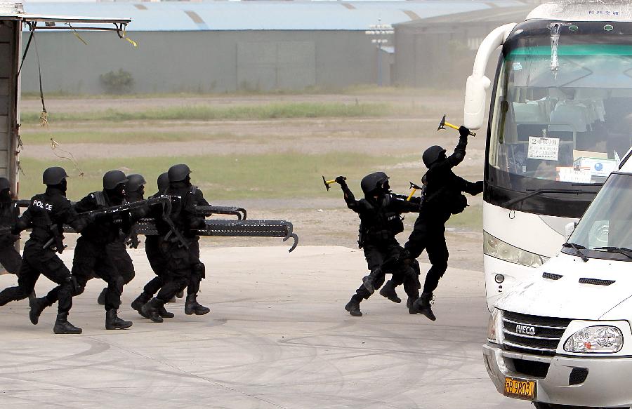 Anti-terror drill held in Shanghai