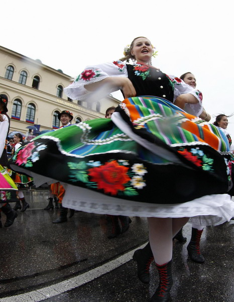 Oktoberfest parade starts in Munich