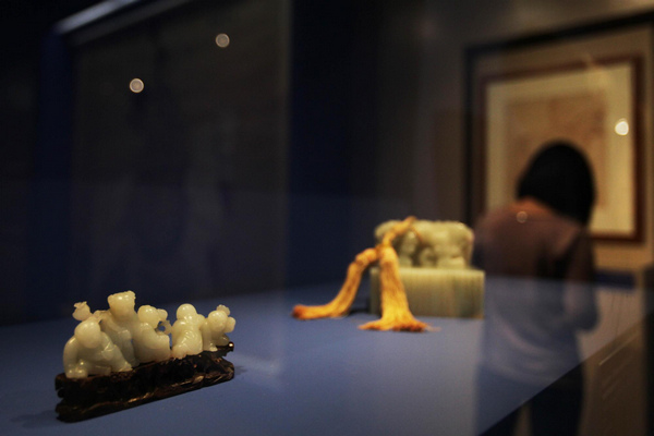 Chinese Forbidden City exhibits open at Louvre