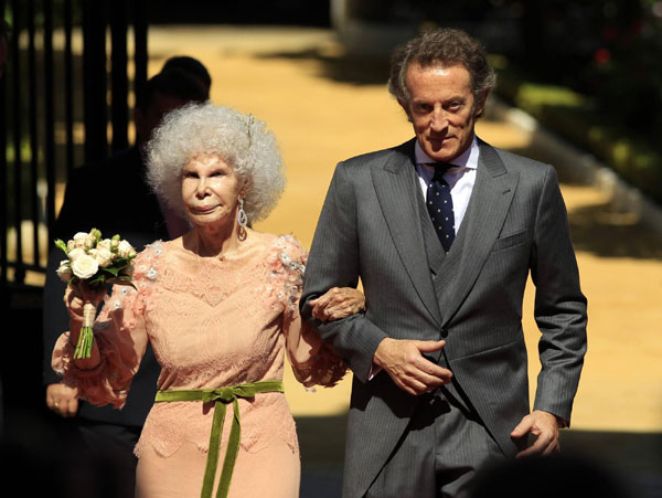 Spain enthralled by wedding of 85-year-old duchess